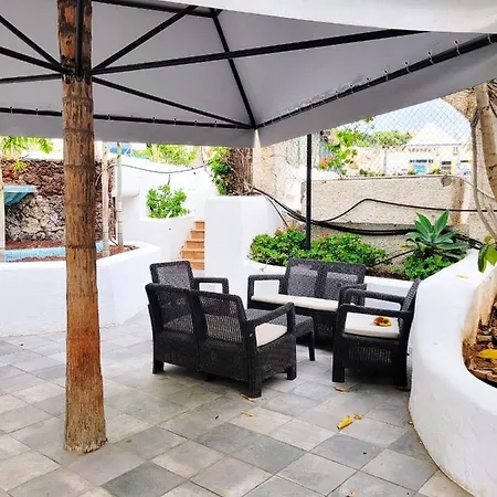 Modern Pool Front In Americas Διαμέρισμα